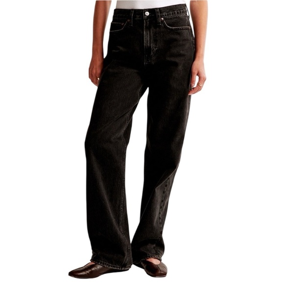 Abercrombie & Fitch Denim - Abercrombie & Fitch | Women’s Black Washed Mid Rise Slouchy Jeans Size 30